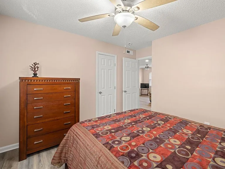 Tryon Village Apartments — Photo 19