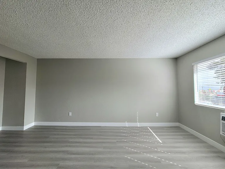 Cora Apartments — Photo 20