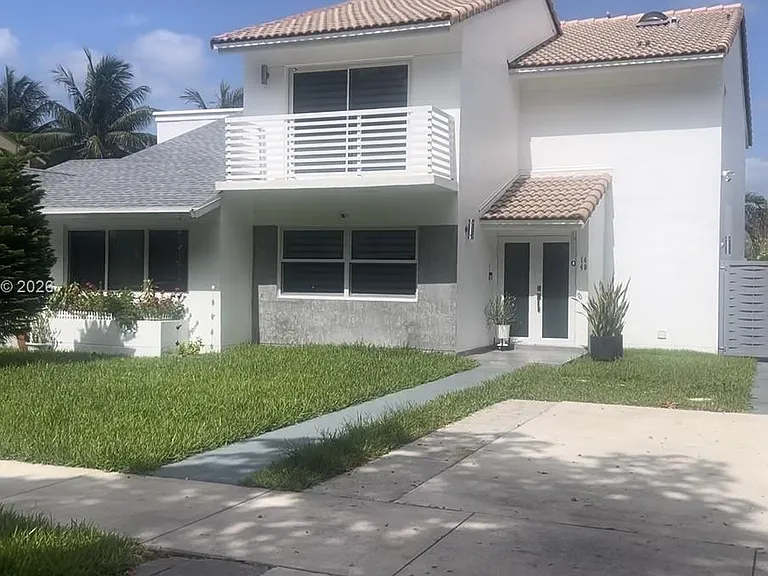 1440 SW 118th Ave — Photo 1