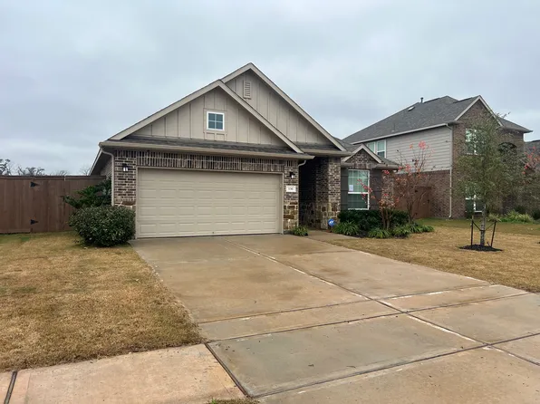 136 Water Grass Trl, Clute, TX 77531