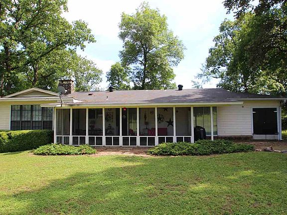 3rd image of 141 Arlington Dr