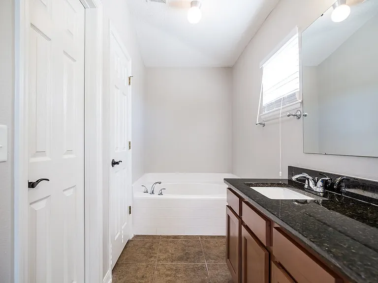 5470 Silver Thistle Ln — Photo 10