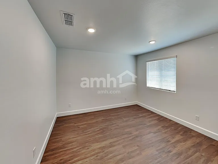 17109 W Lawrence Ln — Photo 16