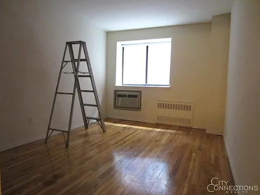 Rented by City Connections Realty | media 19