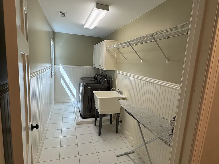 365 Fairleaf Ct — Photo 32