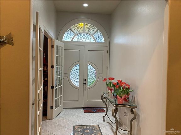 2nd image of 3208 Wisteria Ave