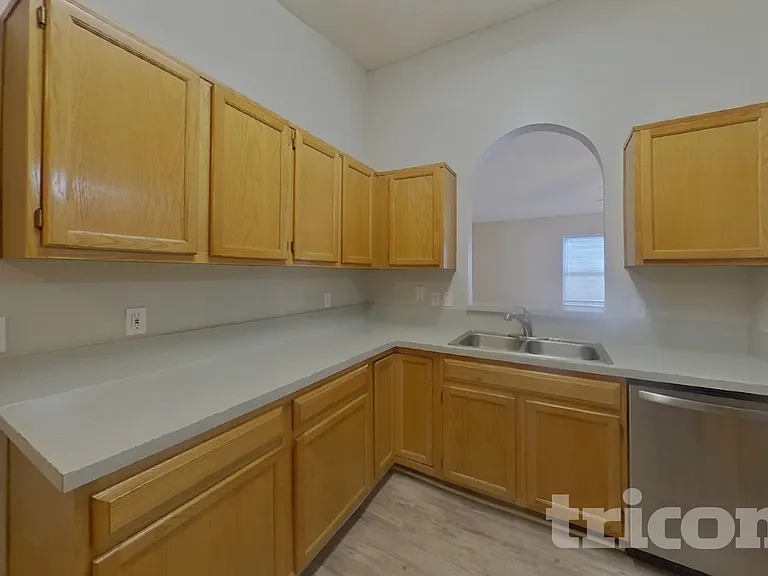 10819 Grand Central Pl N — Photo 7