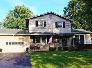 105 Athena Dr, Rochester, NY 14626