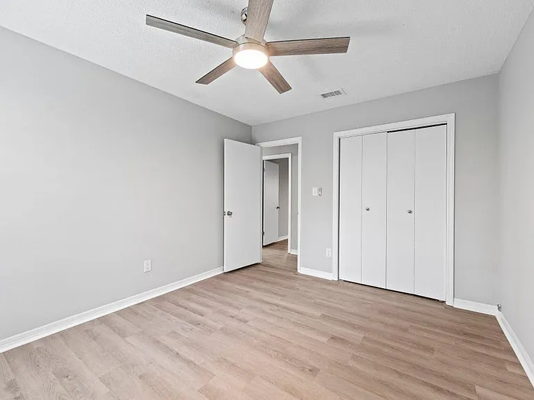 723 Prestwick Dr — Photo 21