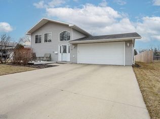 1333 21st St S, Fargo, ND 58103