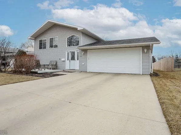 1333 21st St S, Fargo, ND 58103