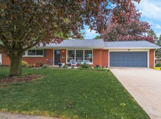 207 Ivanhoe Way, Bloomington, IL 61701