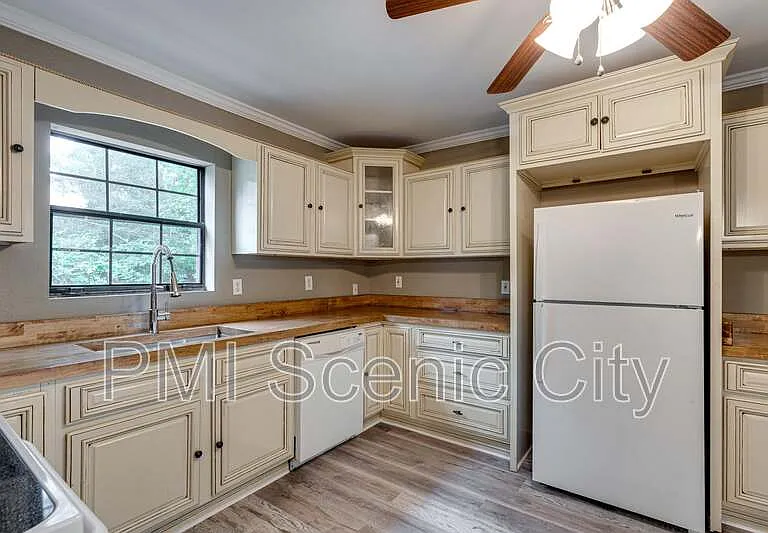 4717 Beverly Kay Dr — Photo 13