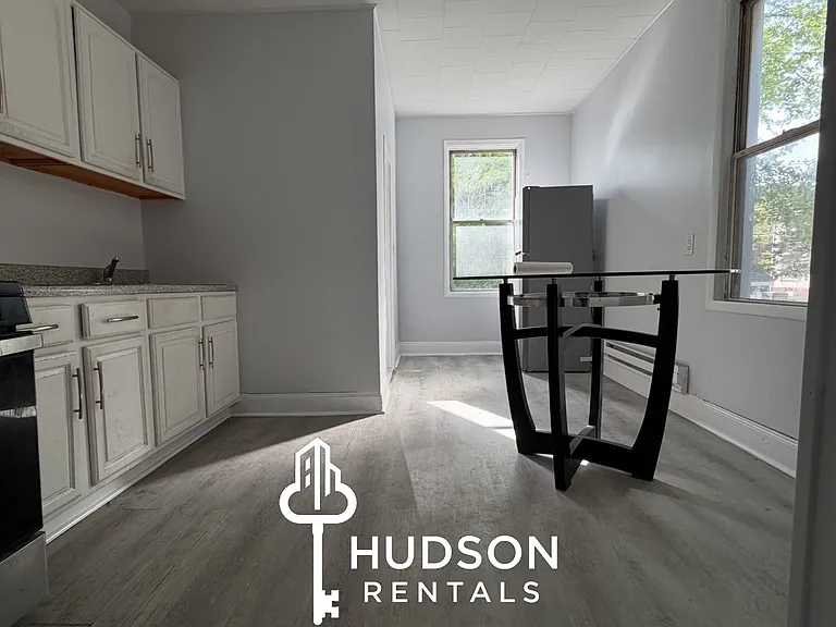 34 Clerk St #1L — Photo 2