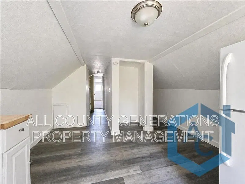 1 bed, 1.0 bath, $1,000 — Photo 2