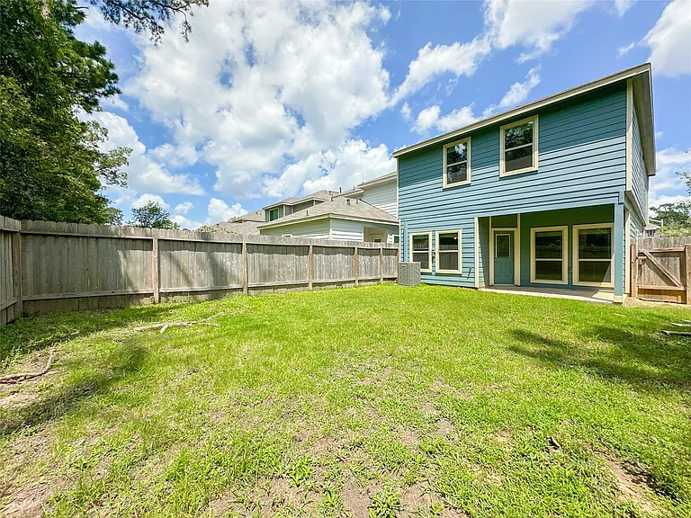105 Camelot Place Ct — Photo 35