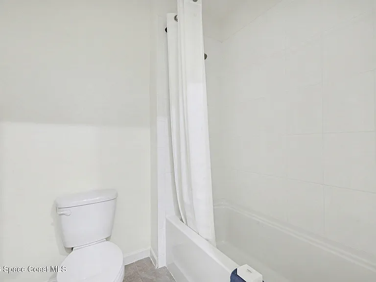 5092 Talbot Blvd — Photo 24