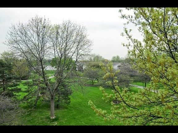 4th image of 10 Crestview Ln