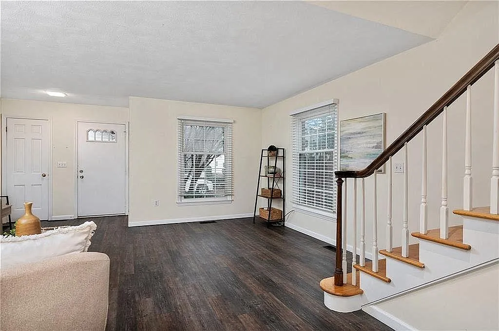 2 bed, 1.5 bath, 1500 sqft, $2,200 — Photo 4