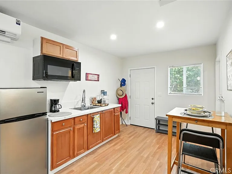 9221 Swinton Ave — Photo 11
