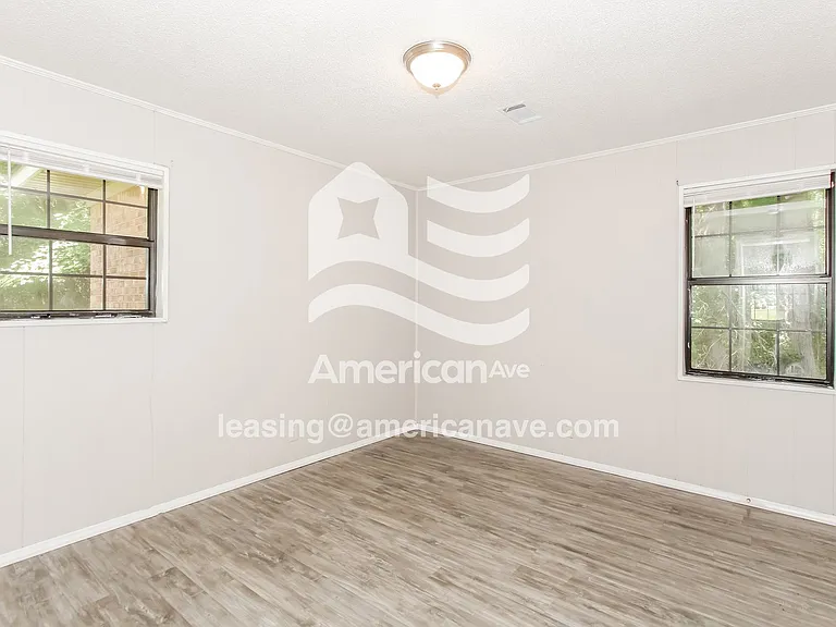419097_012_bedroom_12.jpg