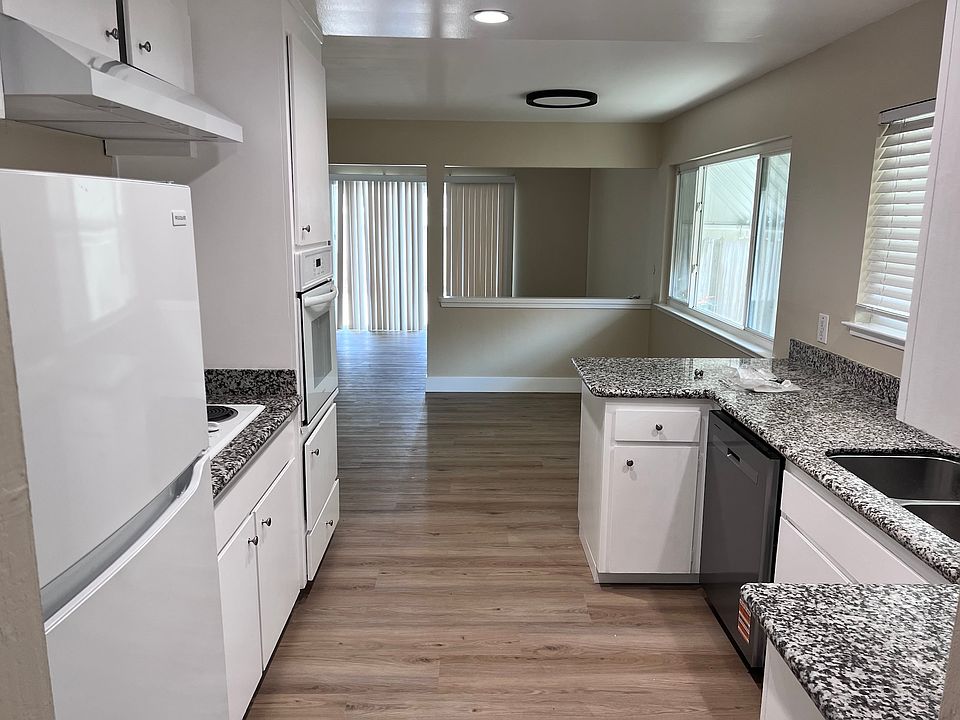 1st image of 174 S Bernardo Ave