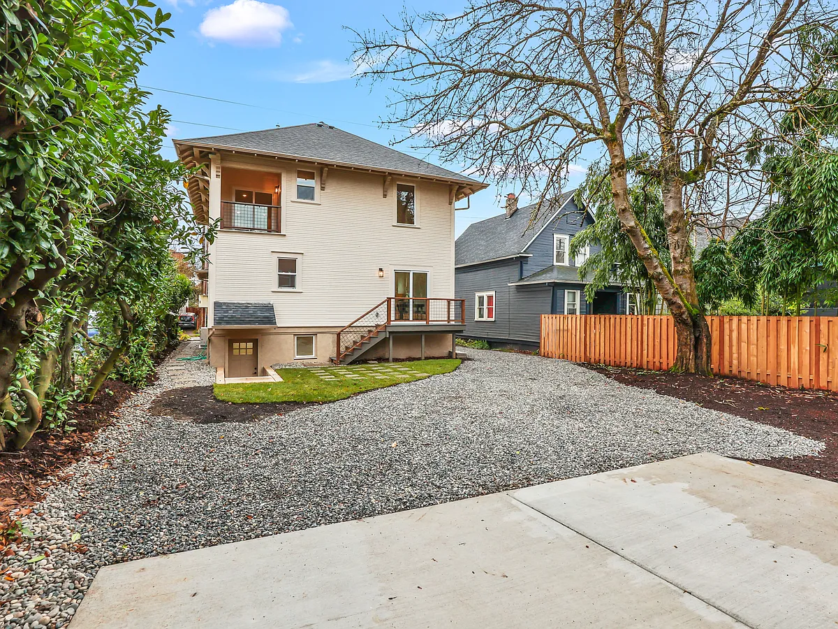Back Entrance to Basement - 607 NE Stanton St #2