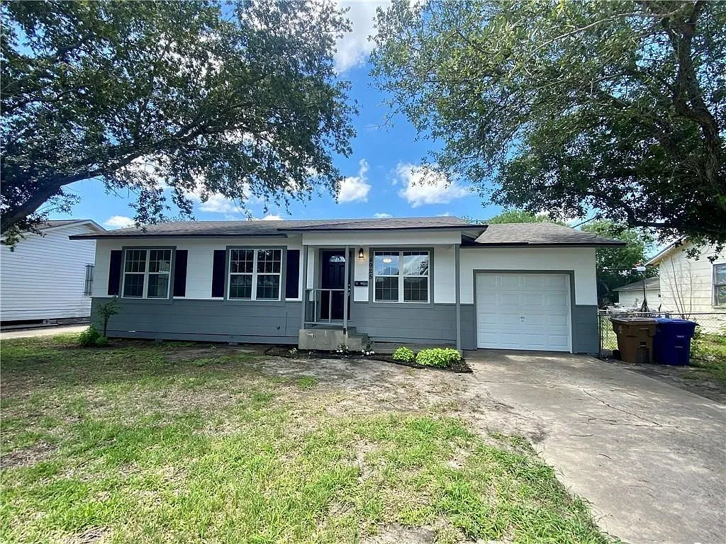 3 bed, 1.0 bath, 1004 sqft, $1,450 — Photo 2