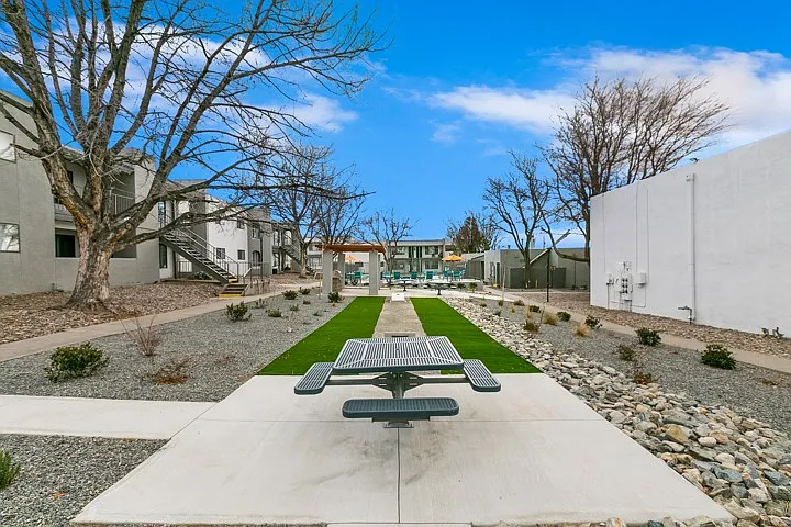 Tesota Midtown — Photo 8