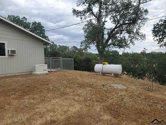 2nd image of 17380 Hooker Creek Rd