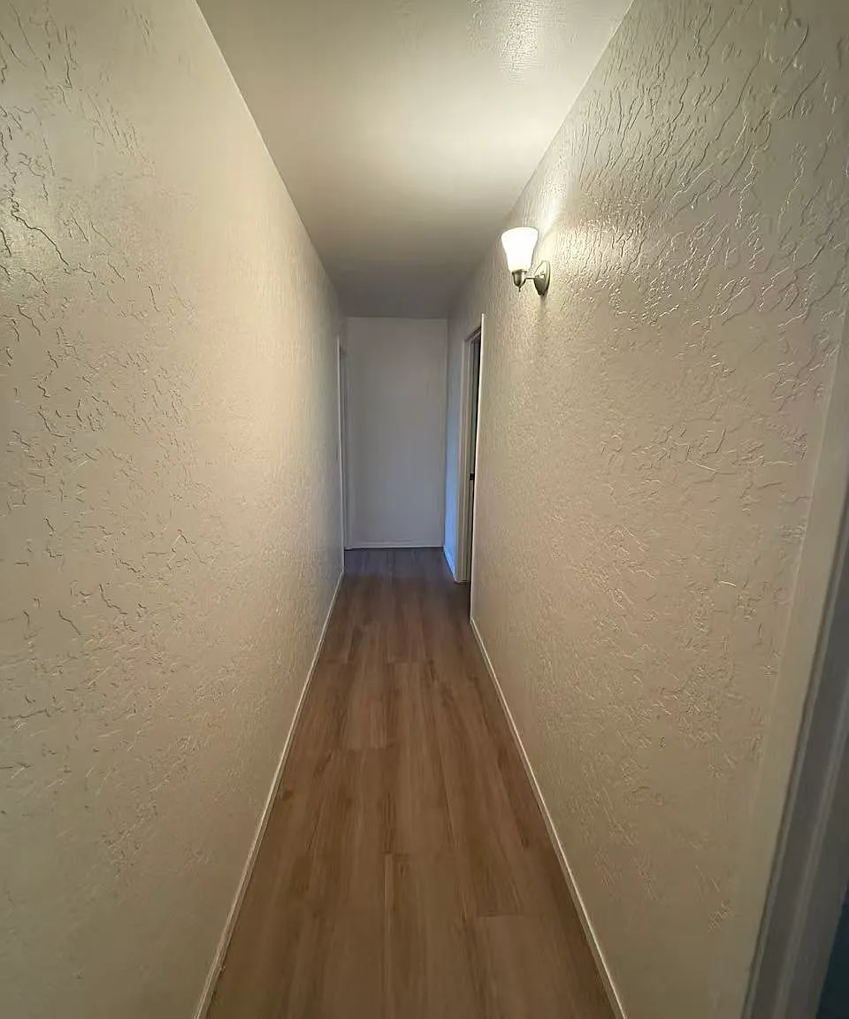 3 bed, 2.5 bath, 1720 sqft, $2,600 — Photo 2