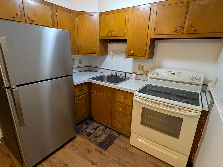 2415 Ellerslie St #1 — Photo 4