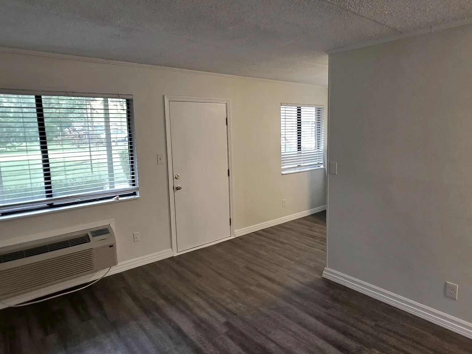 2 bed, 580 sqft, $1,300 — Photo 4
