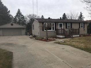 2484 Howe Rd, Burton, MI 48519