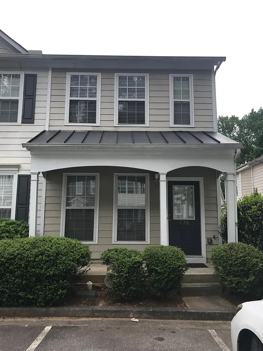 896 Redwood Dr photo 1
