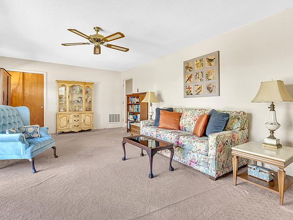 4th image of 4424 S Ridge Dr