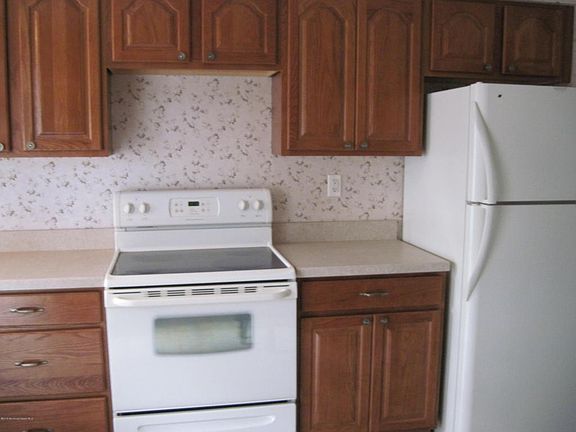4th image of 665B Plymouth Dr