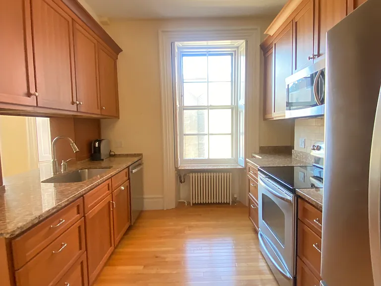 39 Commonwealth Ave #3R — Photo 9