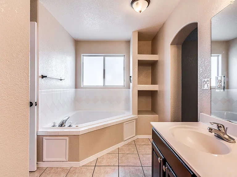 900 Tecate Pl — Photo 15
