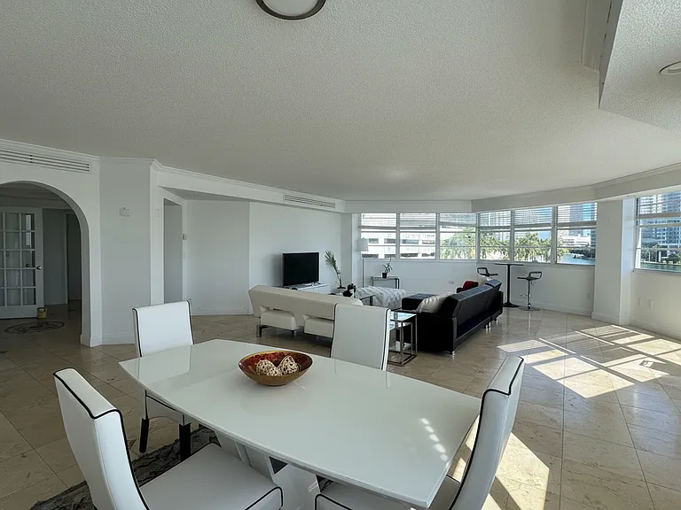 801 Brickell Bay Dr #470 — Photo 9