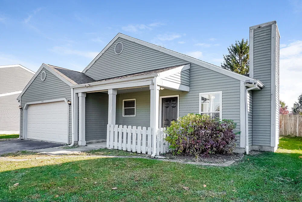 3 bed, 1.0 bath, 912 sqft, $1,875 — Photo 3