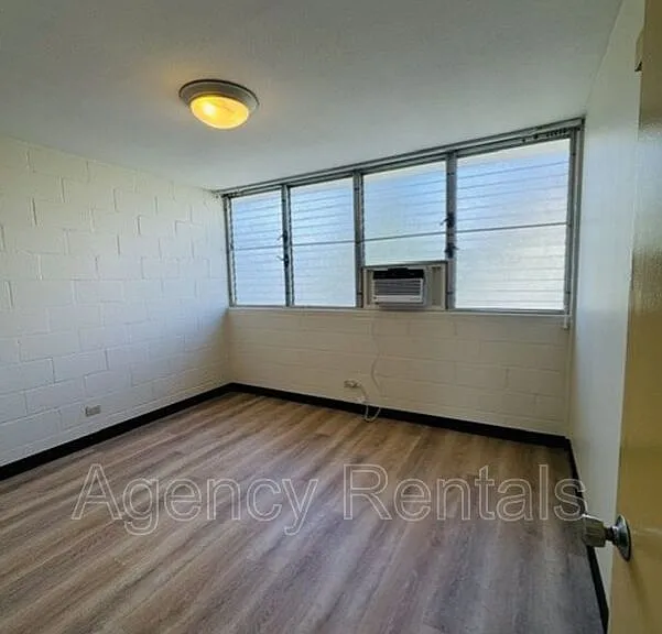 1019 Punahou St #305 — Photo 4