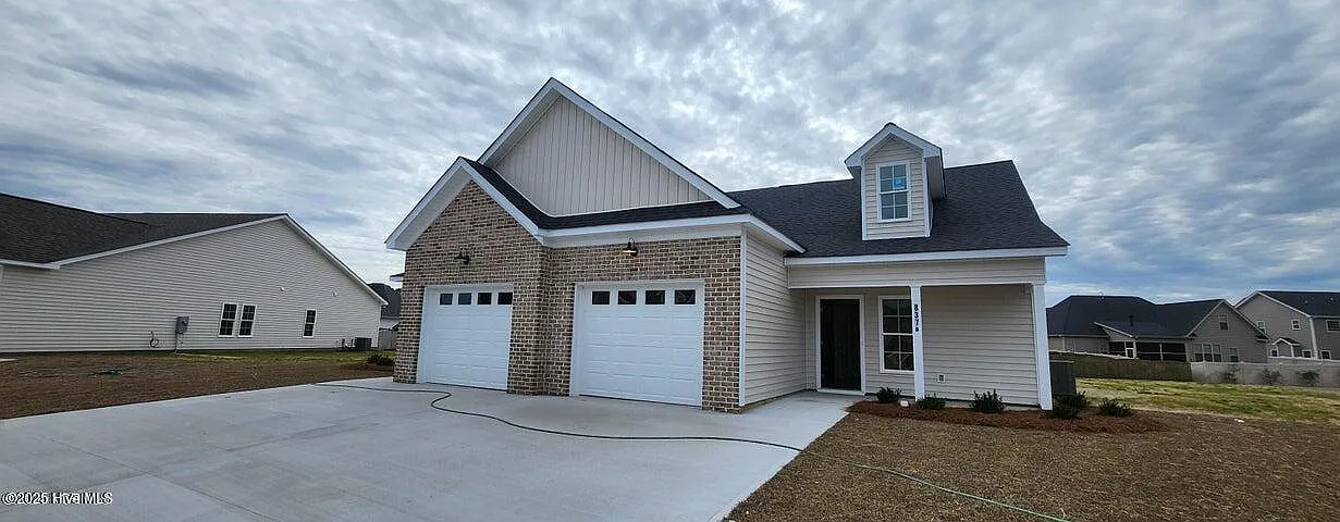 3 bed, 2.5 bath, $1,800 — Photo 1