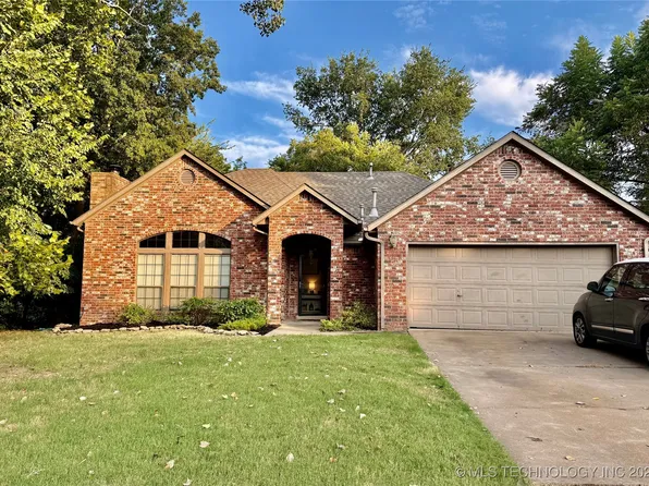 606 W 33rd St, Sand Springs, OK 74063