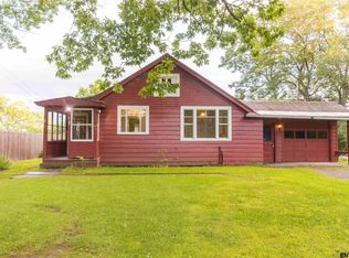 9 Van Buren Ln, Glenville, NY 12302