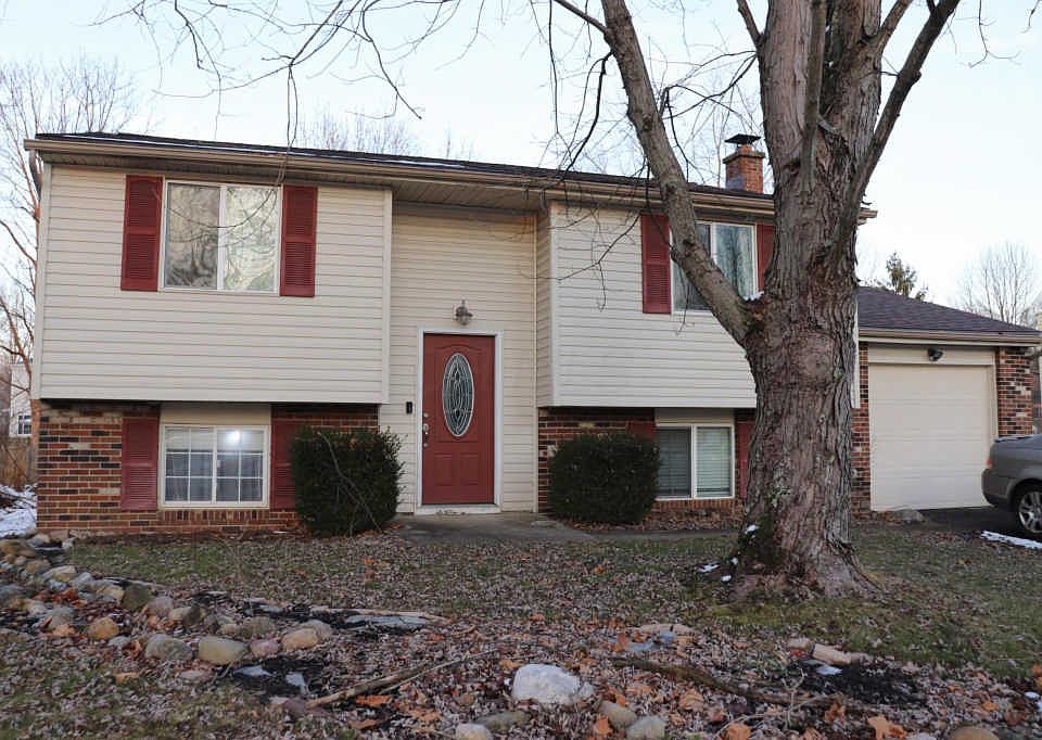 1st image of 420 Skyline Ln