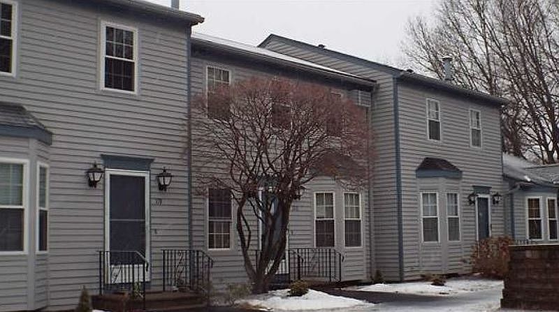 1st image of 565 Quaker Ln APT 120