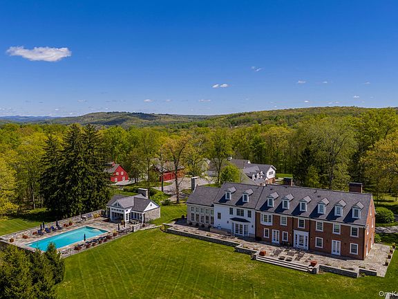 3rd image of 482 Overlook Road