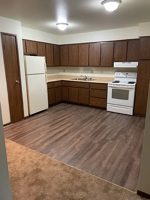 2 bed, 1.5 bath, $1,210 — Photo 2