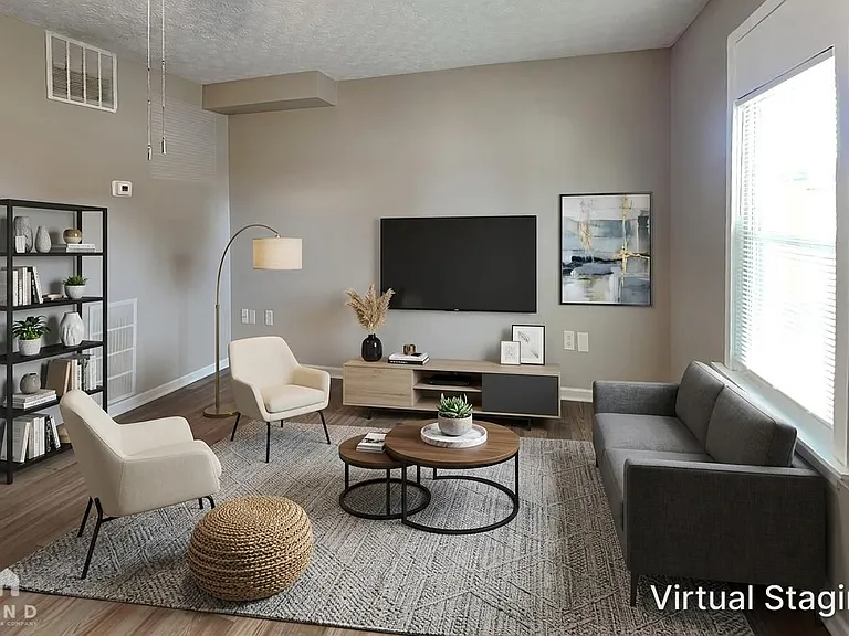 2405 S 7th St — Photo 2